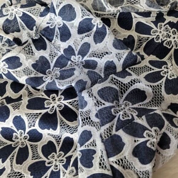 Blu Pepper Plus Blue Blouse with White Floral Lace Cold Shoulder Sleeve Size 1XL - Picture 7 of 10